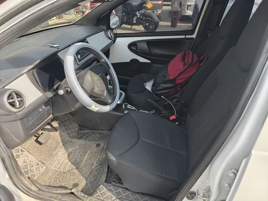 BYD e1 2019 car image #7