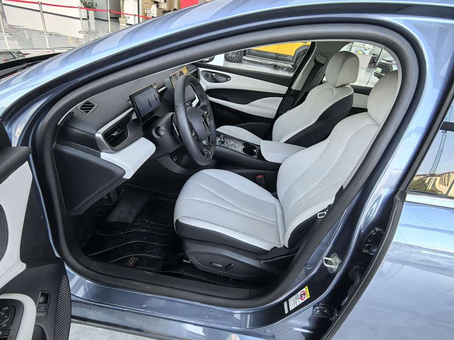 BYD Seal 05 DM-i 2025 car image #7