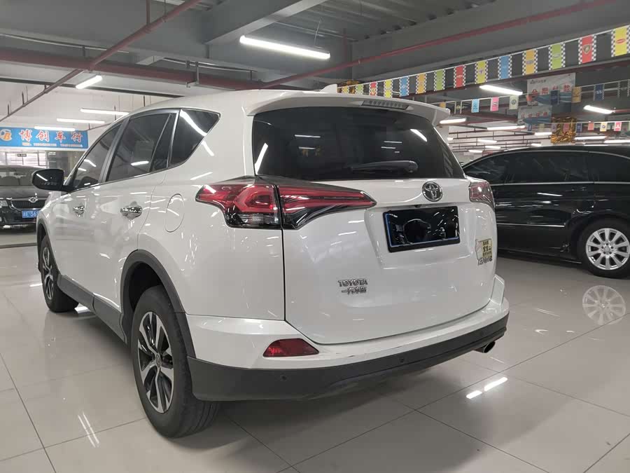 Toyota RAV4 2017 #7 Toyota RAV4 2017 car image #7