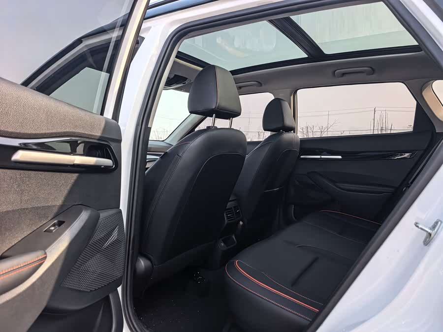 Kia Seltos 2024 imagen de coche #7