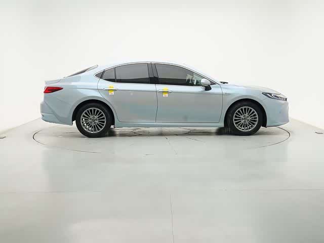 Toyota Camry 2024 immagine di auto #7