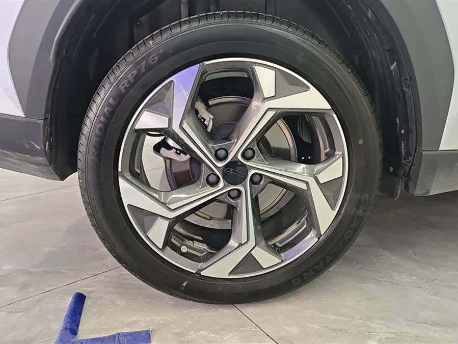 GEELY Boyue L 2025 car image #7