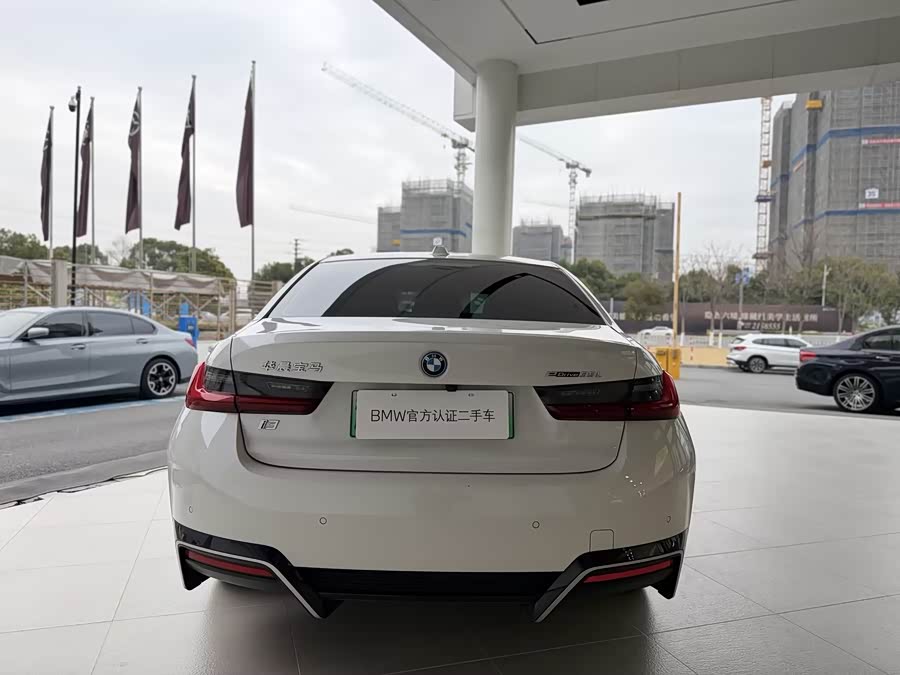 BMW i3 2024 car image #7