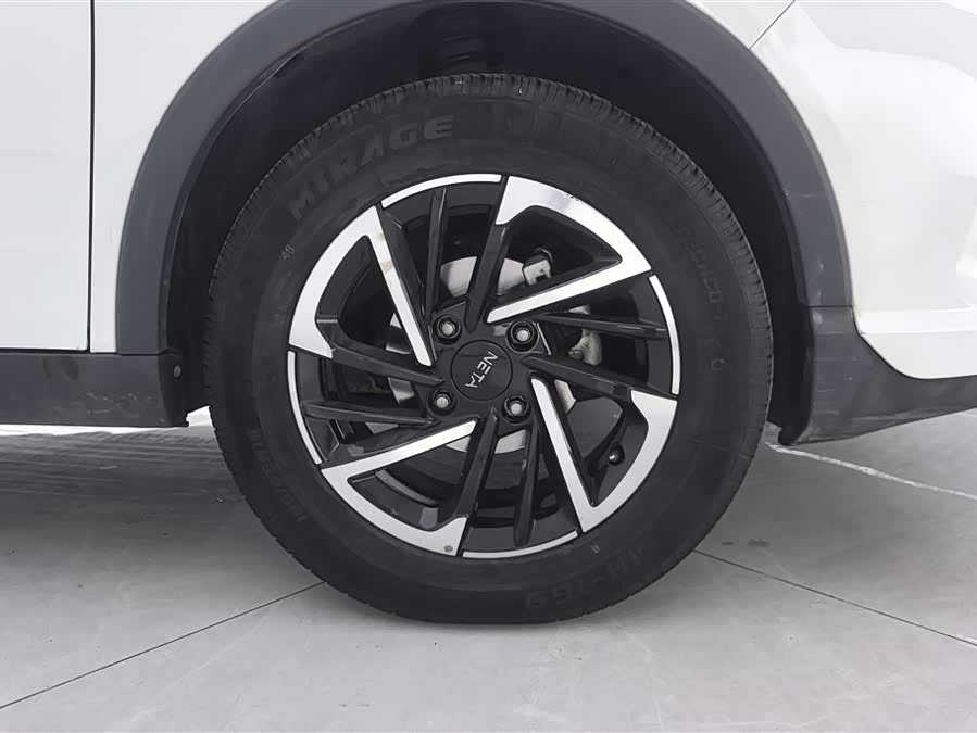 哪吒汽车 哪吒V 2022 #7 哪吒汽车 哪吒V 2022 汽车图片 #7