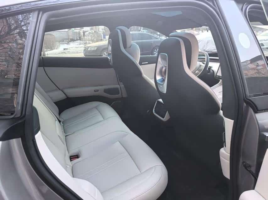 MI YU7 2025 car image #7