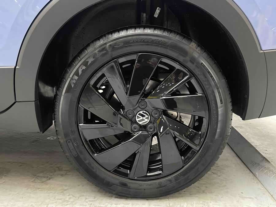 Volkswagen Tharu 2024 car image #7