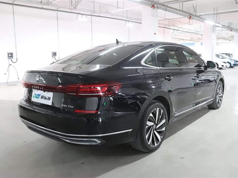 Volkswagen Passat 2022 immagine di auto #7