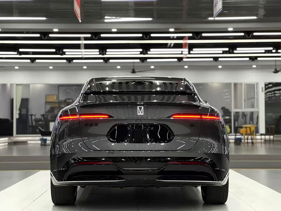 Avatr 06 2025 car image #7