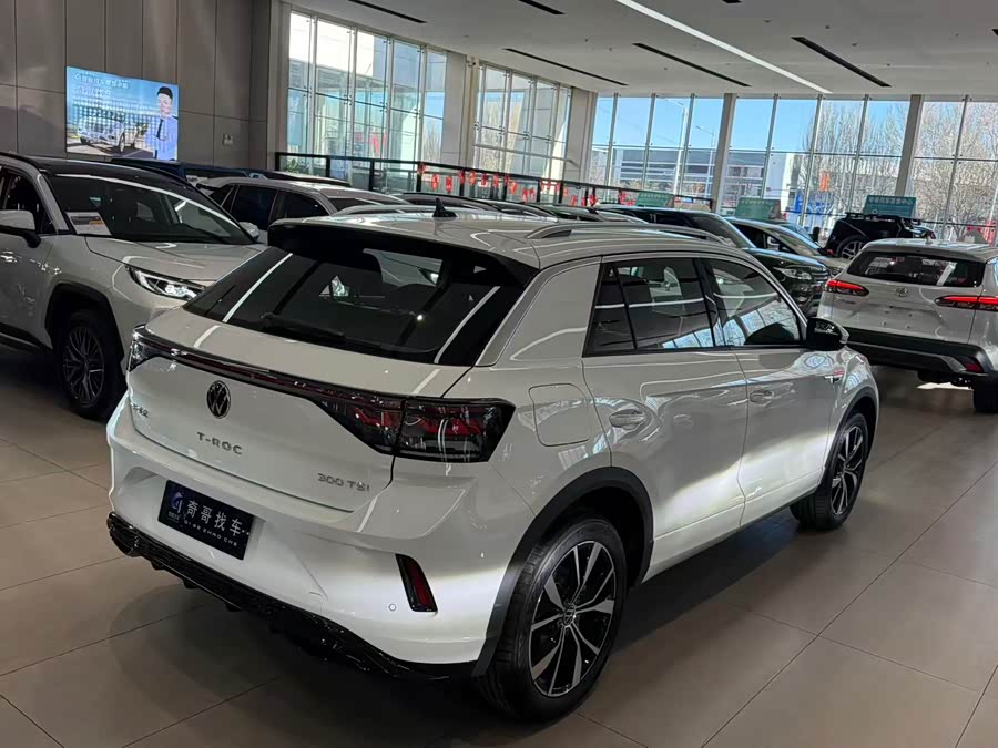 Volkswagen T-Roc 2026 car image #7