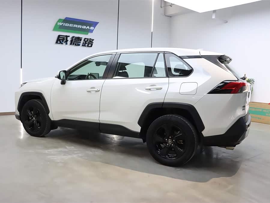 Toyota RAV4 2020 car image #7