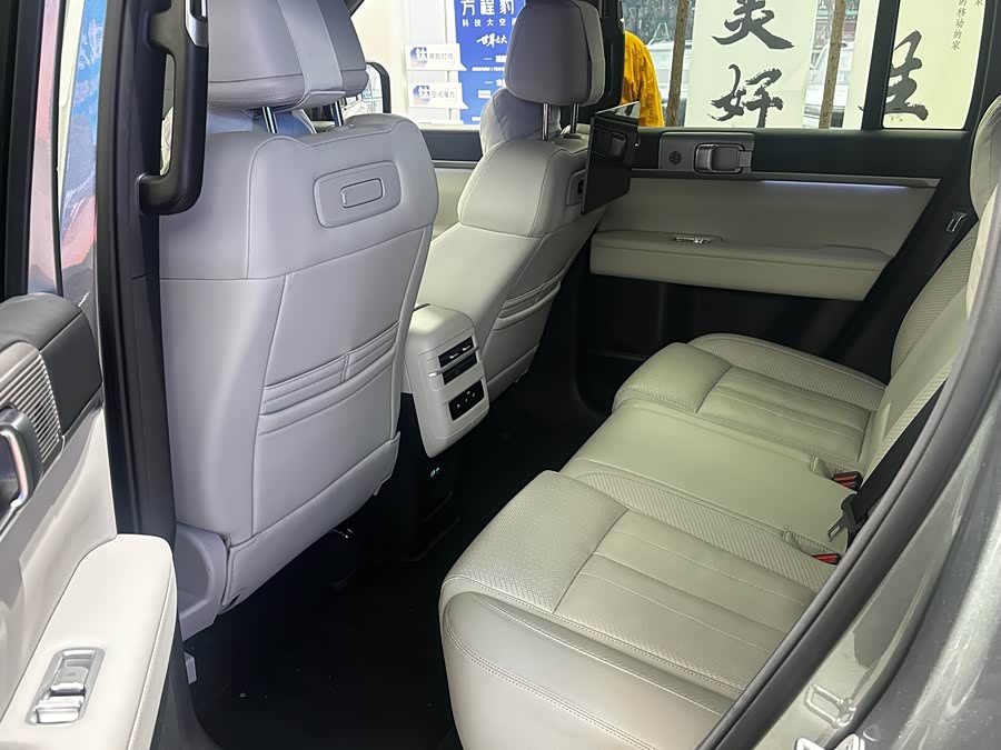 FangChengBao Tiger 7 2026 car image #7