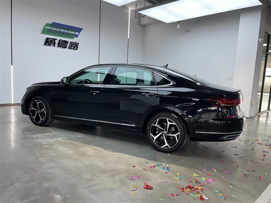 Volkswagen Passat 2023 car image #7