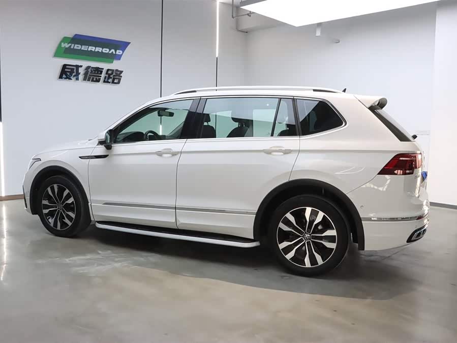 Volkswagen Tiguan L 2021 car image #7