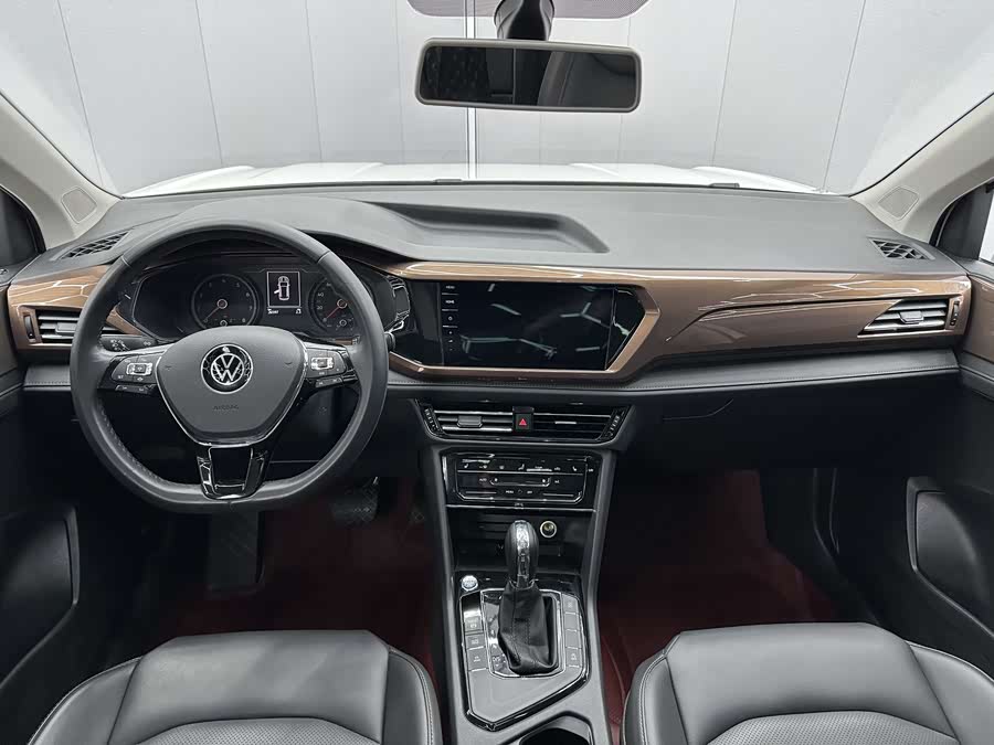 Volkswagen Tharu 2021 car image #7