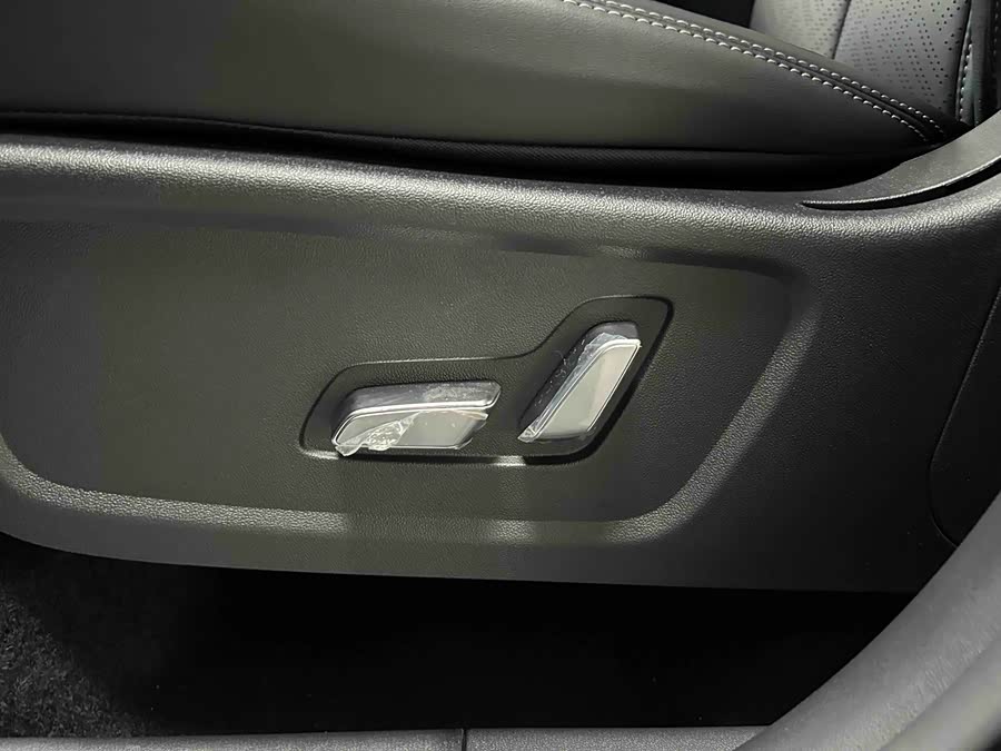 FangChengBao Tiger 3 2025 car image #7