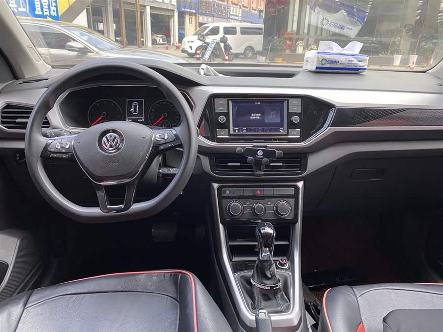 Volkswagen T-Cross 2019 car image #7