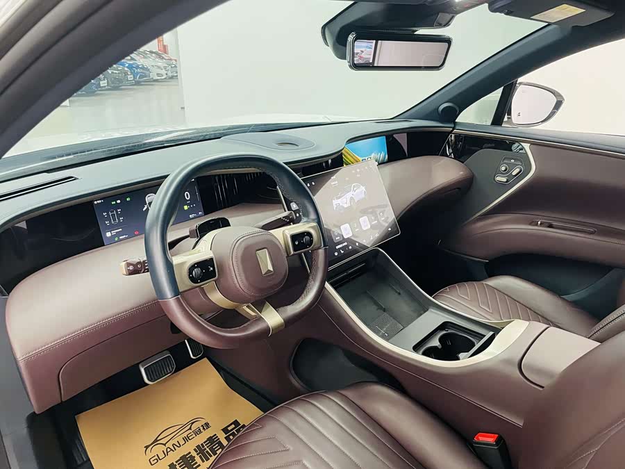 Avatr 11 2023 car image #7