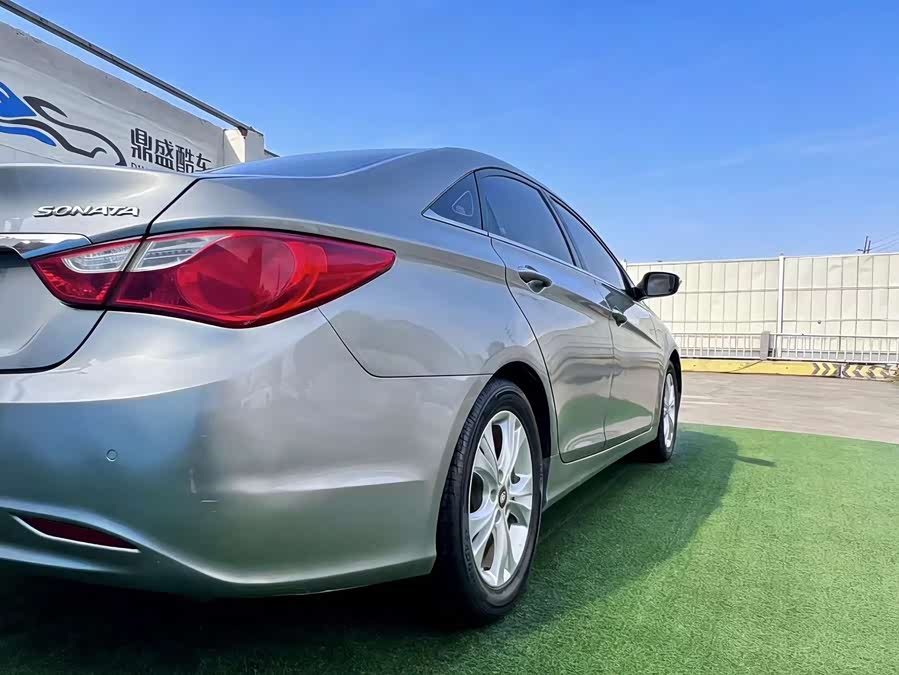 Hyundai Sonata 2012 изображение автомобиля #7