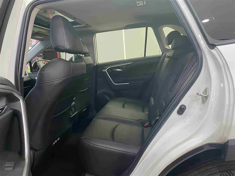 Toyota RAV4 2020 car image #7