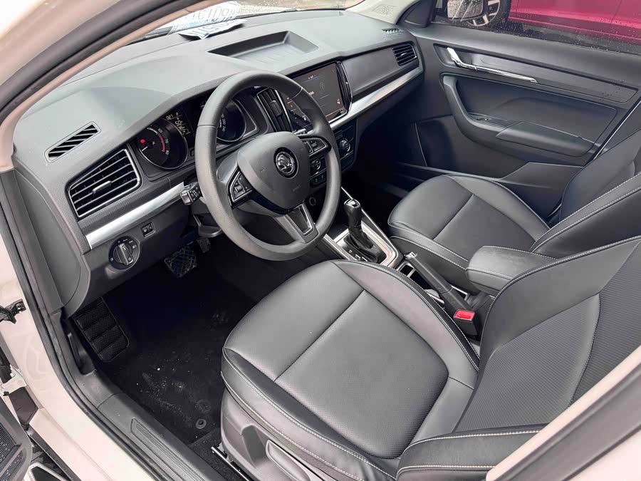 Skoda Kamiq 2022 изображение автомобиля #7