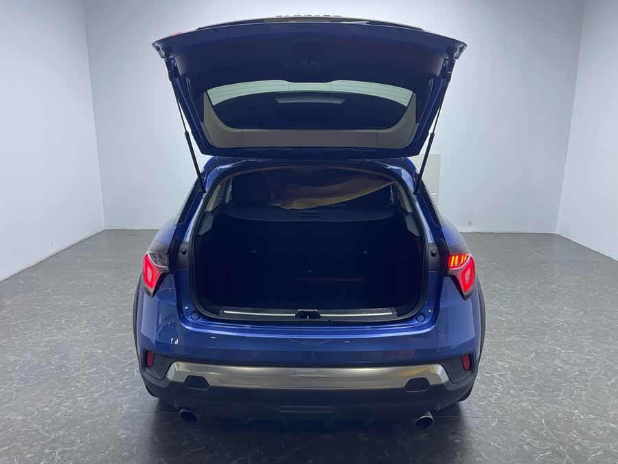 Lynk & Co 02 2018 #7 Lynk & Co 02 2018 car image #7