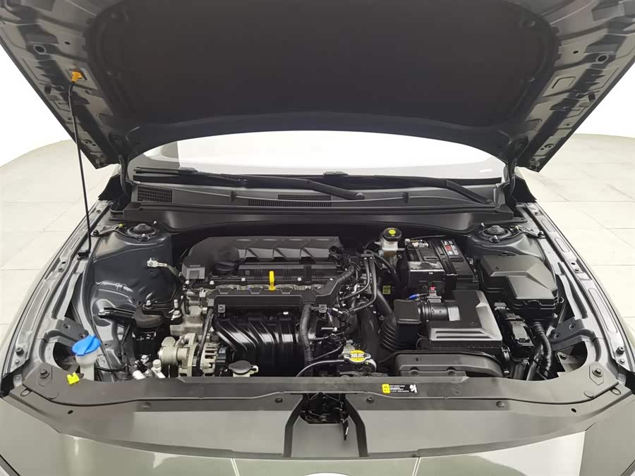 Hyundai Elantra 2023 immagine di auto #7