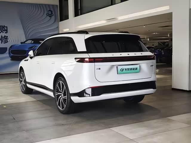 Xpeng G9 2023 car image #7