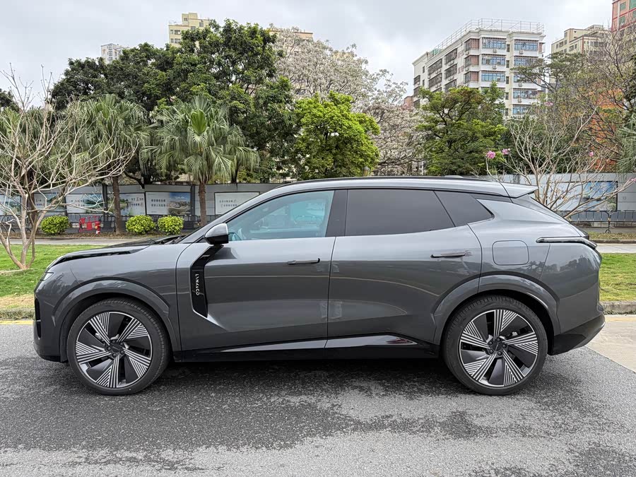 Lynk & Co 08 EM-P 2024 car image #7