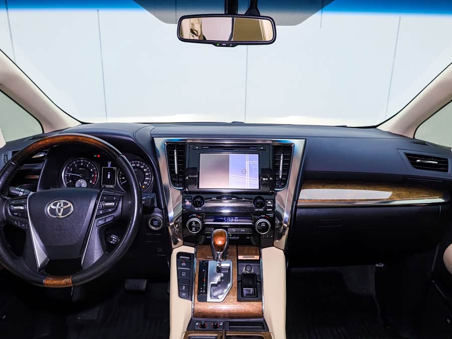 Toyota Alphard 2018 car image #7