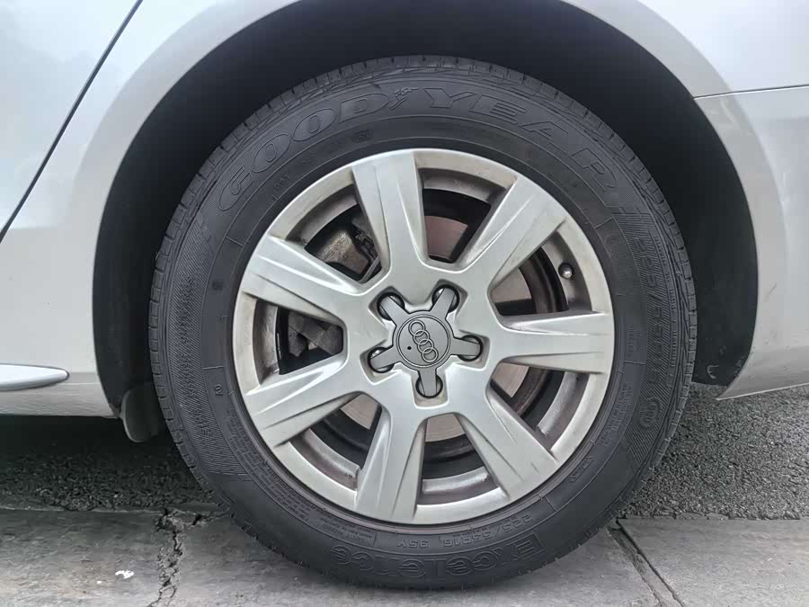 奥迪 奥迪A4L 2010 汽车图片 #7