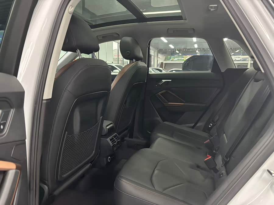 Audi Q3 2021 car image #7