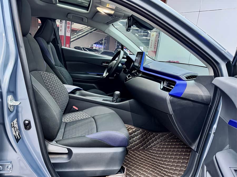 Toyota C-HR 2021 car image #7
