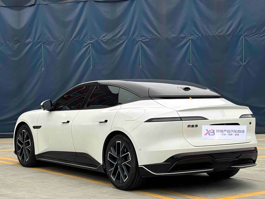 Avatr 06 2025 car image #7