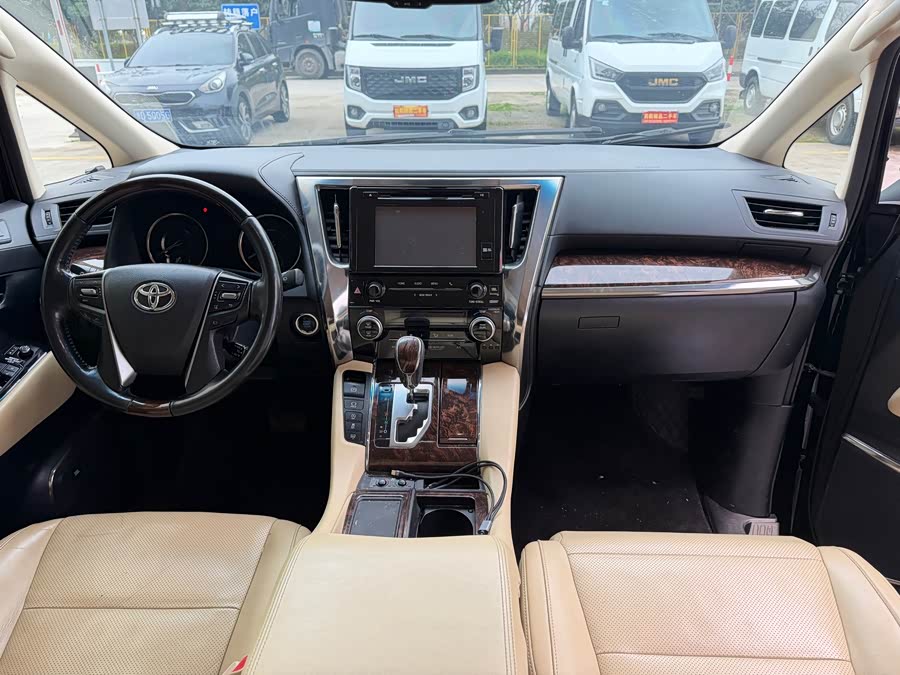 Toyota Alphard 2018 immagine di auto #7