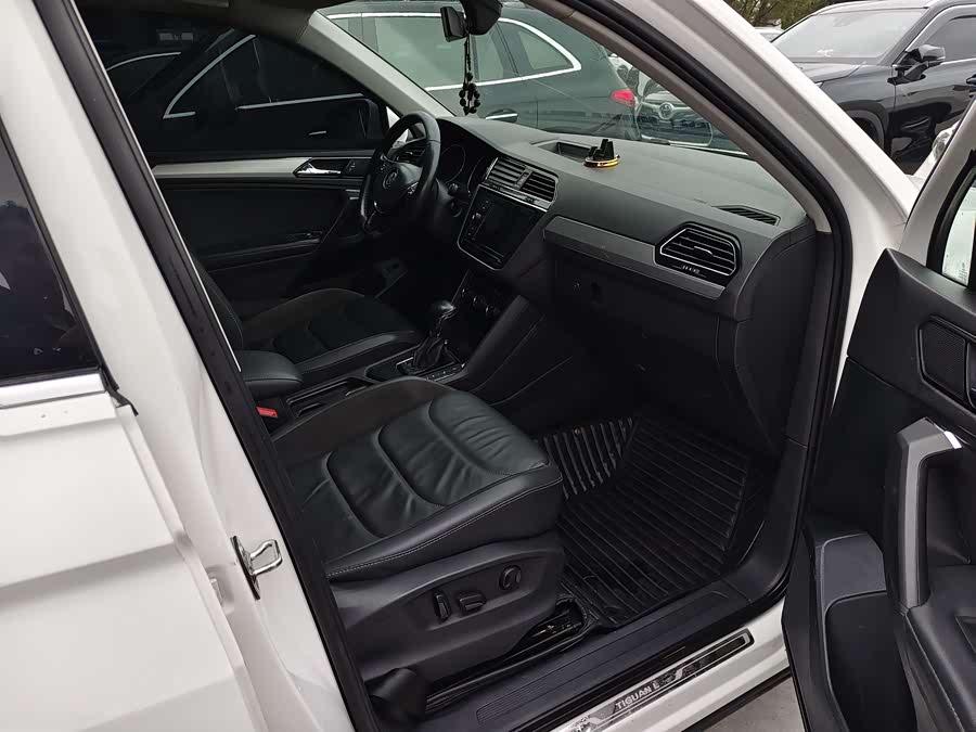Volkswagen Tiguan L 2019 #7 Volkswagen Tiguan L 2019 car image #7