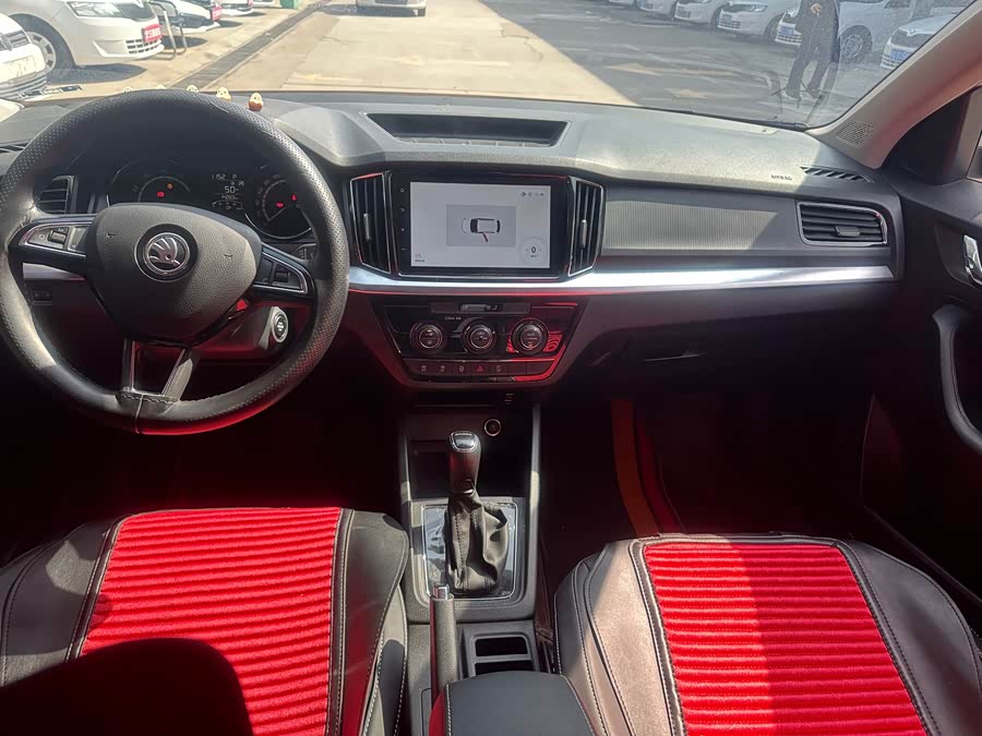 Skoda Kamiq 2024 car image #7