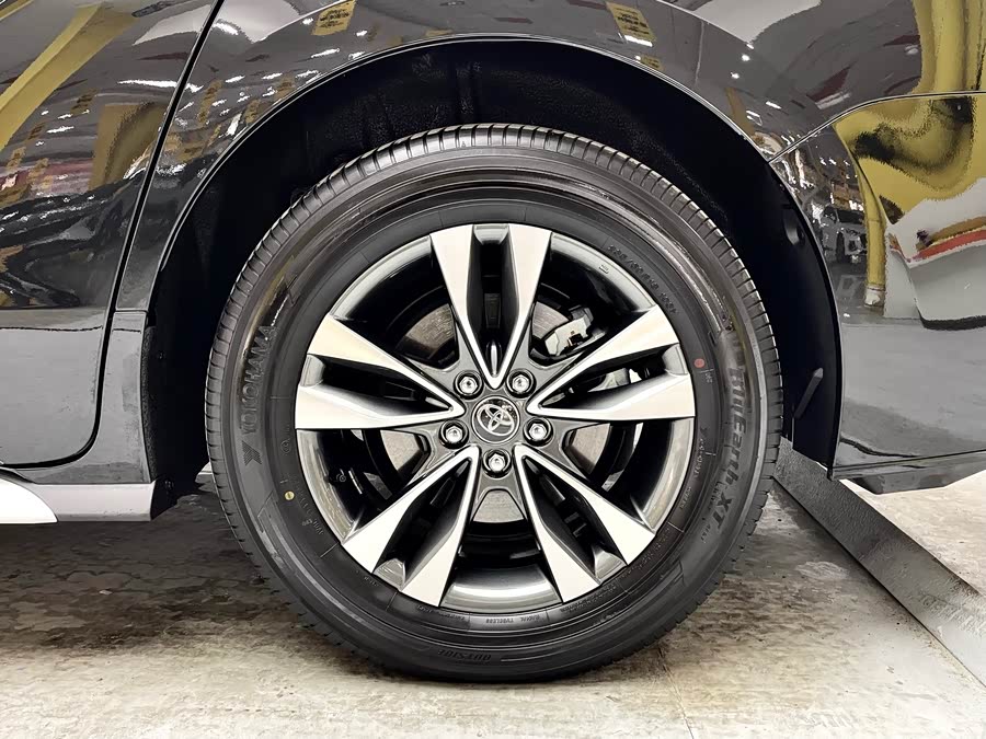 Toyota Granvia 2024 car image #7