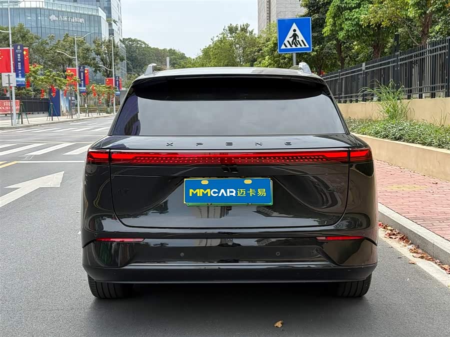 Xpeng G9 2025 صورة سيارة #7