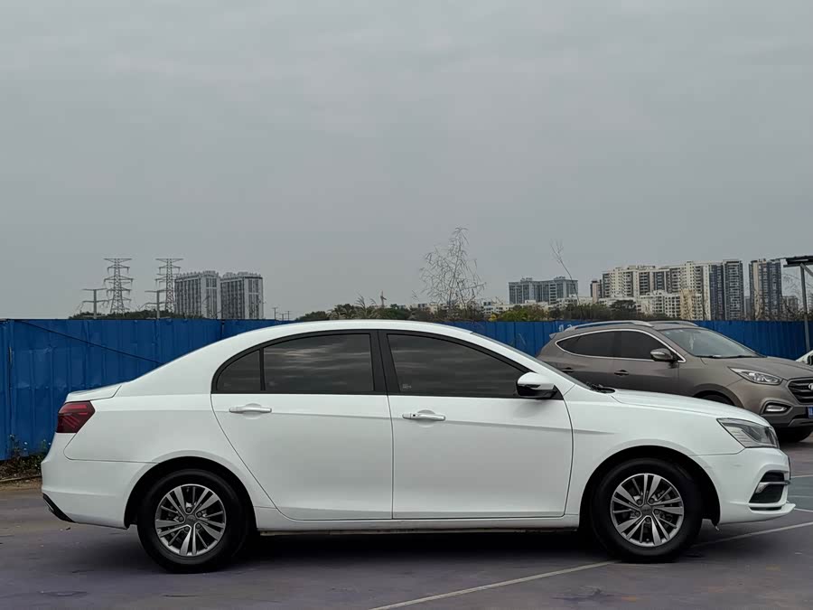 GEELY Emgrand 2019 car image #7
