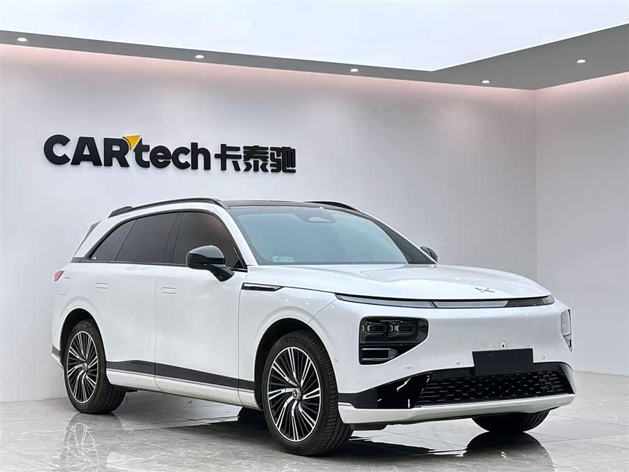 Xpeng G9 2024 car image #7
