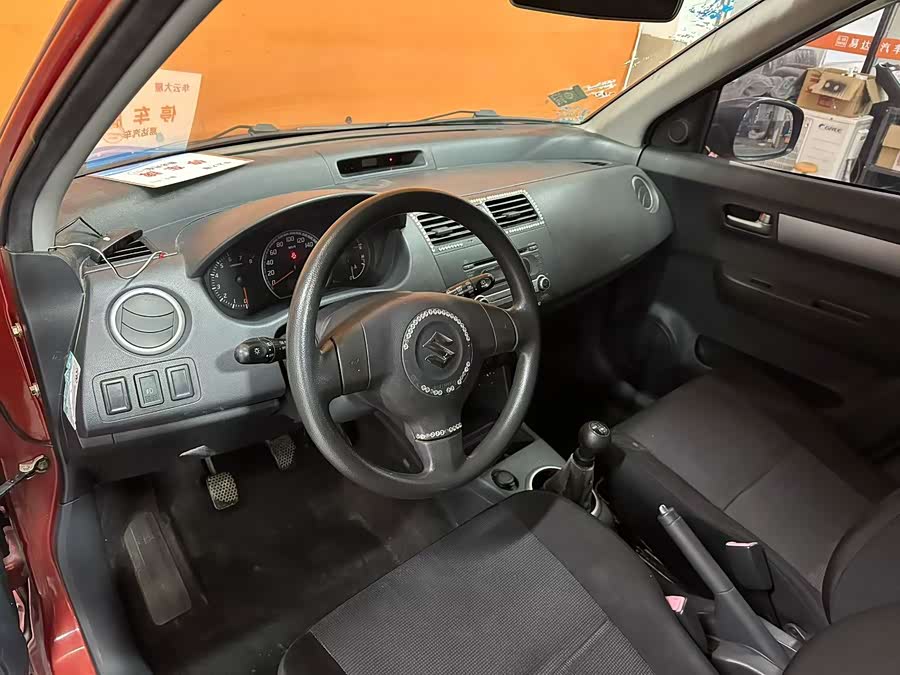 Suzuki Swift 2011 car image #7