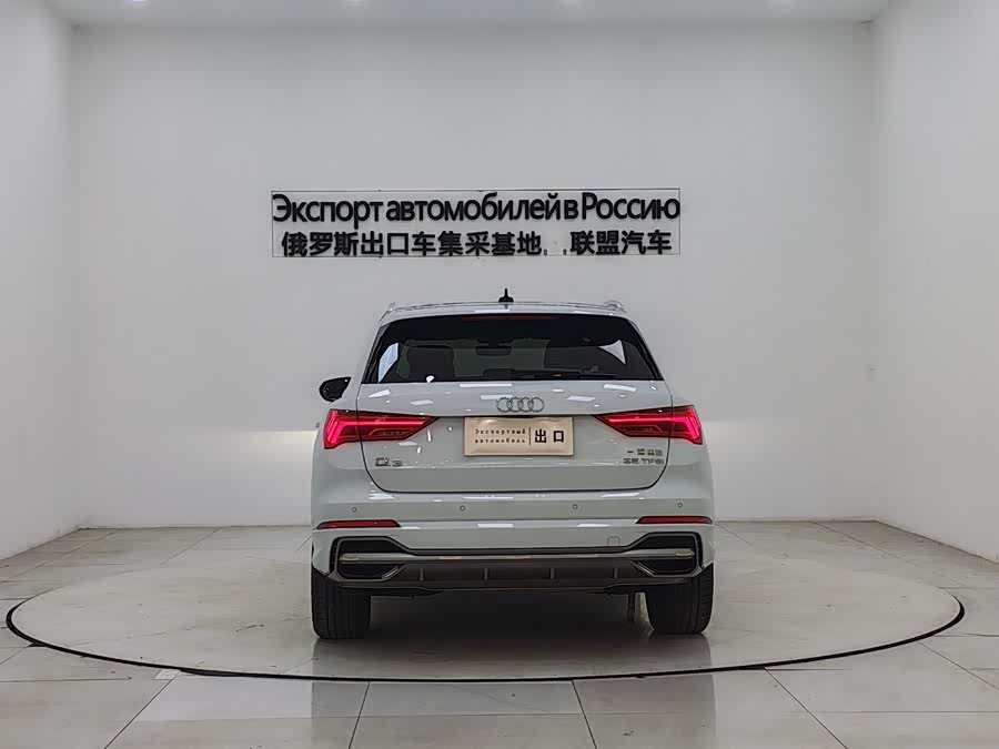 Audi Q3 2021 car image #7