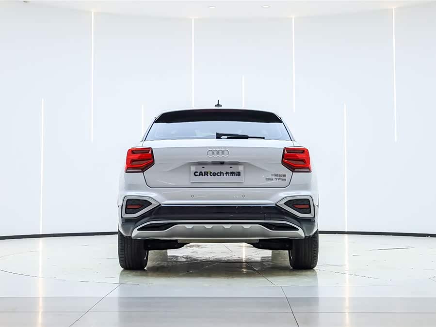 Audi Q2L 2023 car image #7