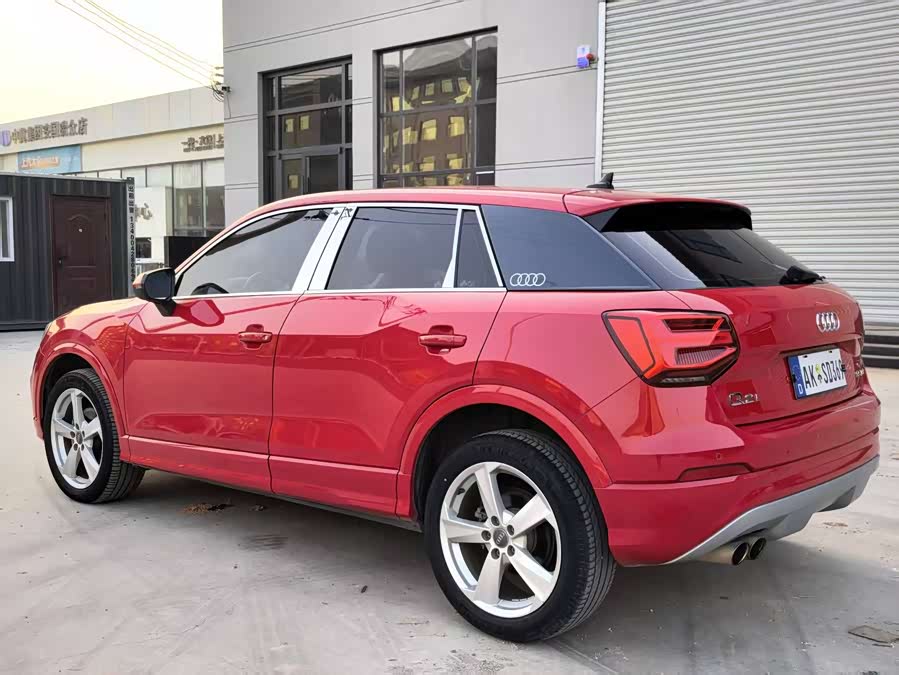 Audi Q2L 2019 car image #7