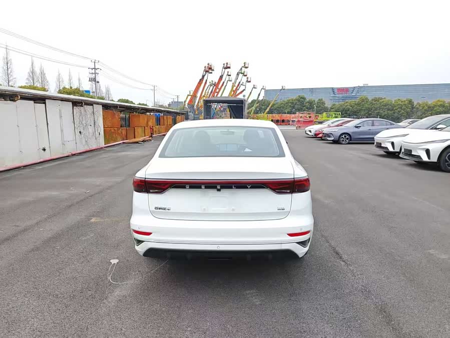 Emgrand 2021 car image #7