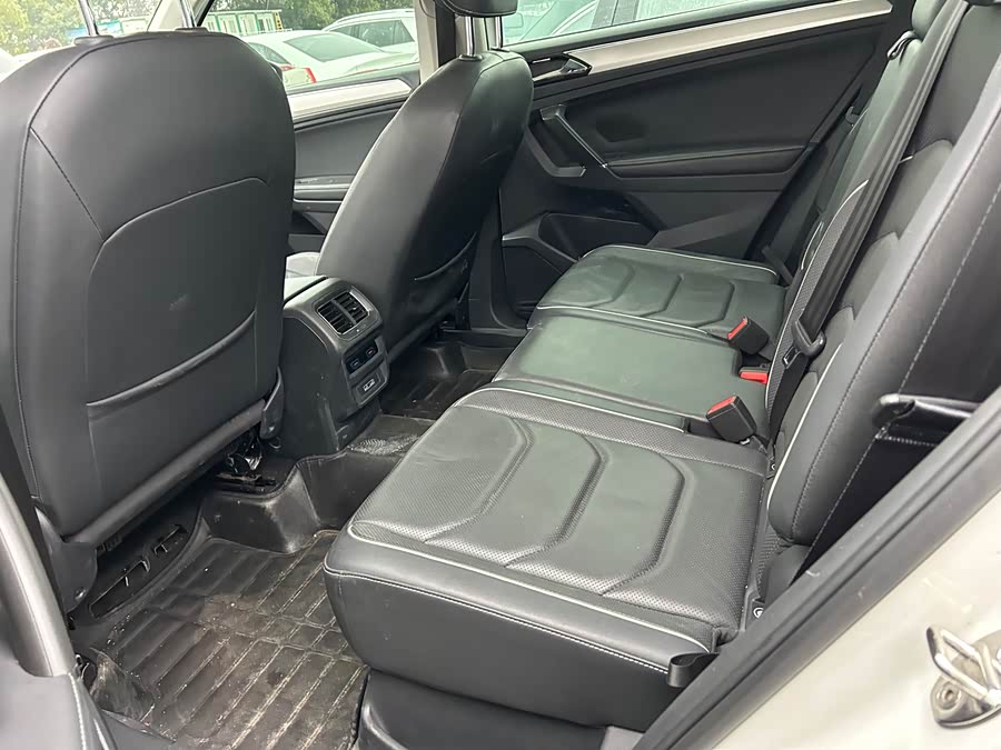 Volkswagen Tiguan L 2017 #7 Volkswagen Tiguan L 2017 car image #7