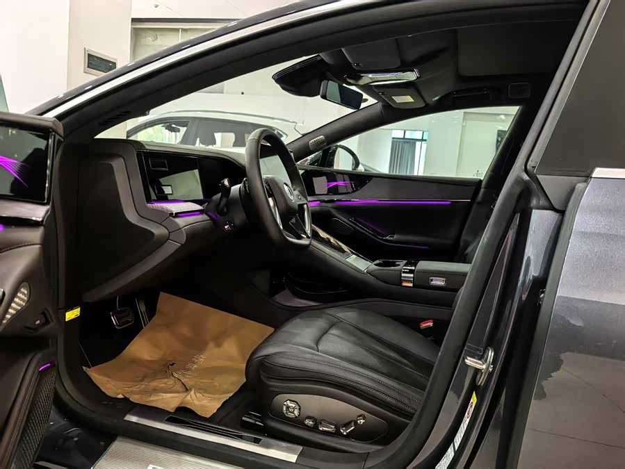 Denza Z9 2024 car image #7