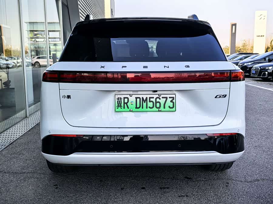 Xpeng G9 2025 صورة سيارة #7
