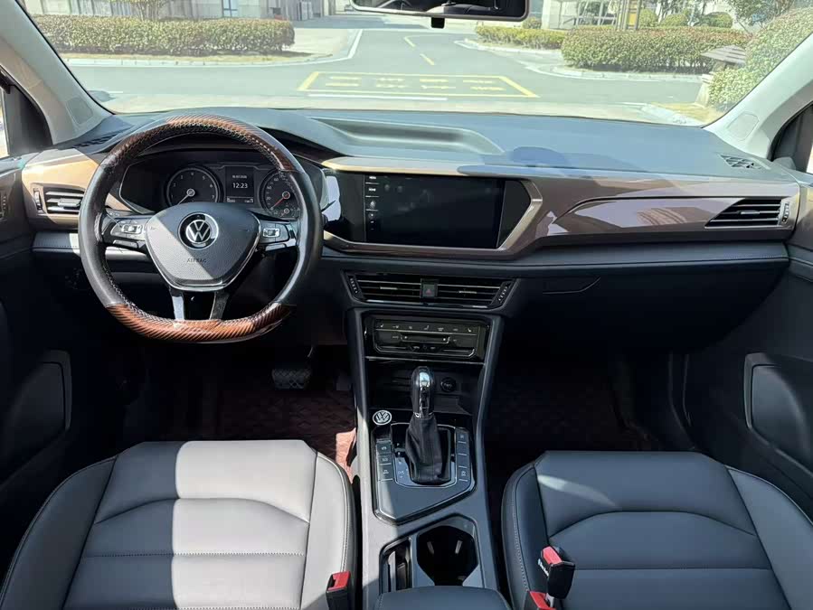 Volkswagen Tharu 2021 car image #7