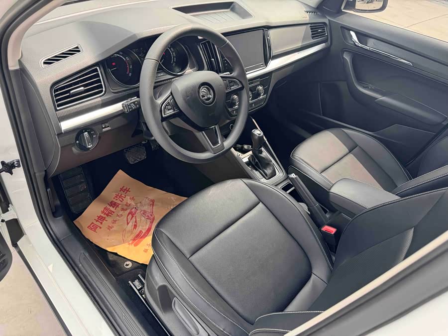 Skoda Kamiq 2022 imagen de coche #7